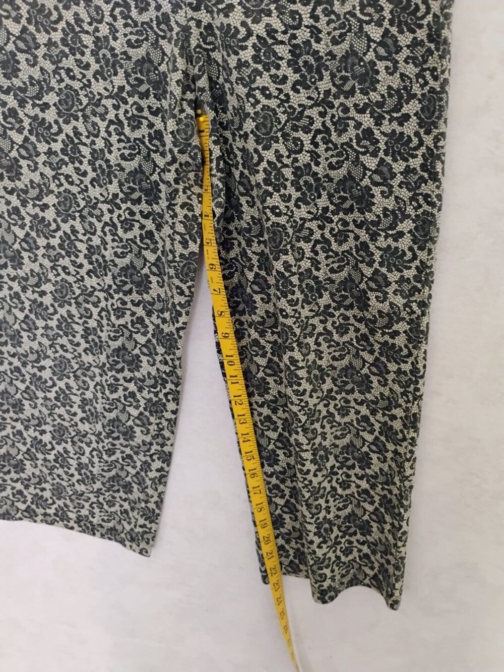 Equestrian Designs Lace-Print Stretch Cropped Riding Pants S (See Measurements) View 6